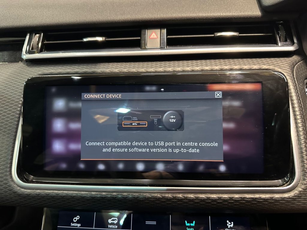 USED 2018 18 LAND ROVER RANGE ROVER VELAR 3.0 SD6 V6 R-Dynamic SE SUV 5dr Diesel Auto 4WD Euro 6 (s/s) (300 ps) SERVICE HISTORY