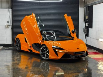 View our MCLAREN ARTURA
