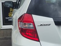 USED 2015 15 HONDA JAZZ 1.4 i-VTEC ES Plus Hatchback 5dr Petrol Manual Euro 5 (99 ps) Comprehensive Service History  |  Only 2 Owners From Brand New  |  Set of 2 Keys