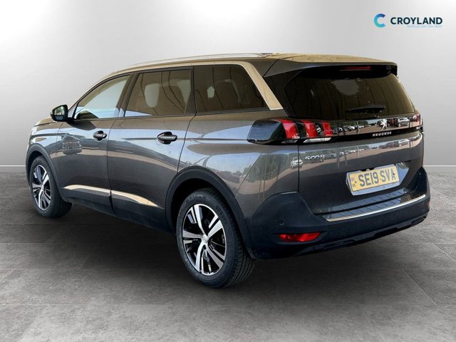 View our PEUGEOT 5008