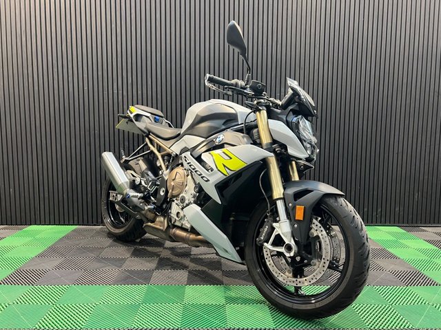 View our BMW S 1000 R
