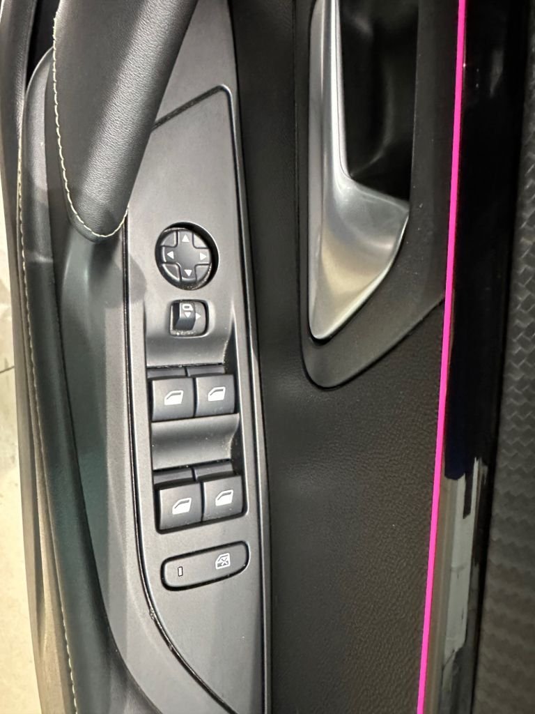 USED 2020 70 PEUGEOT E-208 50kWh GT Line Hatchback 5dr Electric Auto (136 ps) 