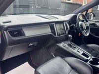 USED 2015 65 PORSCHE MACAN 3.6T V6 Turbo SUV 5dr Petrol PDK 4WD Euro 6 (s/s) (400 ps) Px Welcome Finance Available