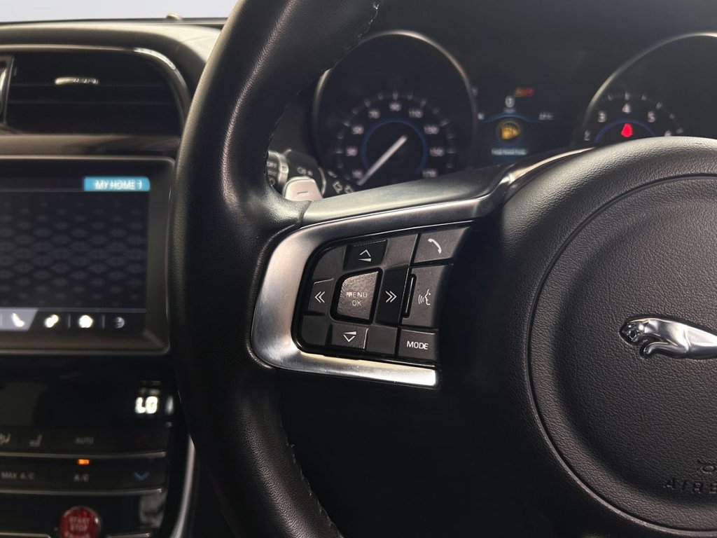 2019 Jaguar XE — image 15