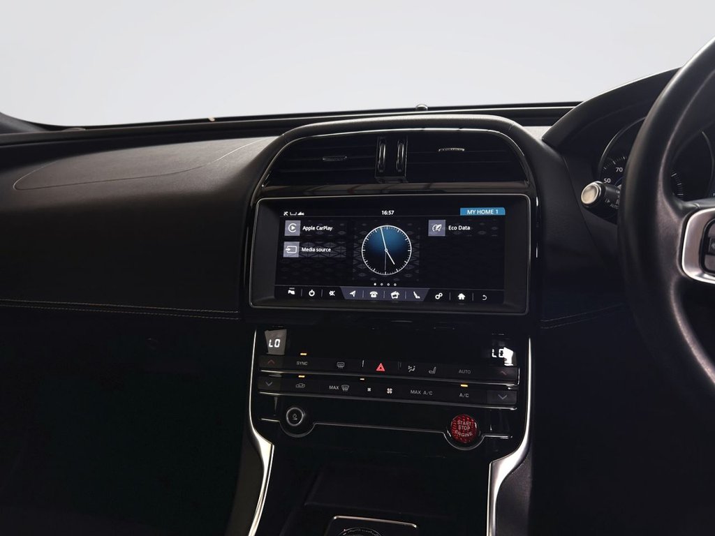 2019 Jaguar XE — image 20