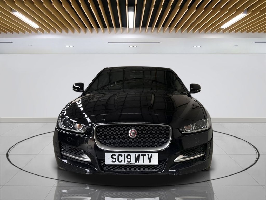 2019 Jaguar XE — image 2