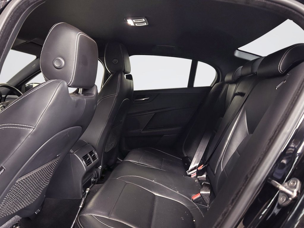 2019 Jaguar XE — image 12