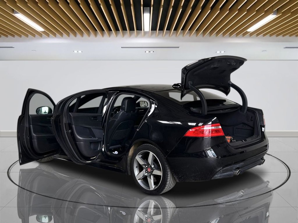 2019 Jaguar XE — image 10