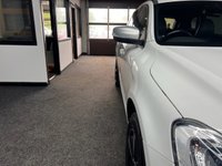USED 2017 17 VOLVO XC60 2.0 D4 R-Design Nav SUV 5dr Diesel Manual Euro 6 (s/s) (190 ps) HEATED SEATS + SAT NAV