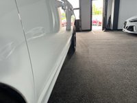 USED 2017 17 VOLVO XC60 2.0 D4 R-Design Nav SUV 5dr Diesel Manual Euro 6 (s/s) (190 ps) HEATED SEATS + SAT NAV
