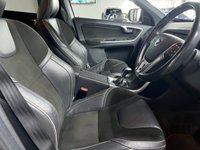 USED 2017 17 VOLVO XC60 2.0 D4 R-Design Nav SUV 5dr Diesel Manual Euro 6 (s/s) (190 ps) HEATED SEATS + SAT NAV