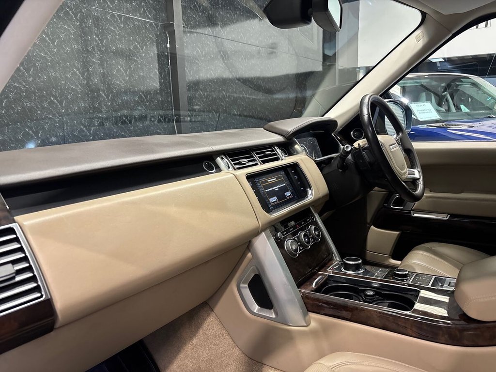 USED 2015 64 LAND ROVER RANGE ROVER 4.4 SD V8 Vogue SUV 5dr Diesel Auto 4WD Euro 5 (339 ps) AINTREE GREEN|CLEAR GLASS POSSIBLE