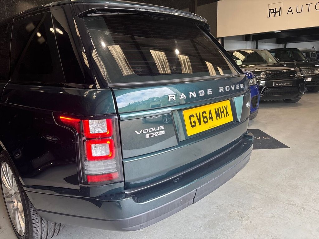 USED 2015 64 LAND ROVER RANGE ROVER 4.4 SD V8 Vogue SUV 5dr Diesel Auto 4WD Euro 5 (339 ps) AINTREE GREEN|CLEAR GLASS POSSIBLE
