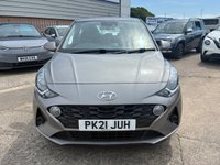 USED 2021 21 HYUNDAI I10 1.0 SE Connect Hatchback 5dr Petrol Manual Euro 6 (s/s) (67 ps) 2 OWNERS FROM NEW* AUTO START / STOP* TRACTION CONTROL LANE ASSIST* AIR CON* BLUETOOTH PHONE AND AUDIO* DAB* USB* REMOTE CENTRAL LOCKING WITH 2 KEYS* ELECTRIC WINDOWS & MIRRORS* AUTOMATIC LIGHTS