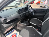 USED 2021 21 HYUNDAI I10 1.0 SE Connect Hatchback 5dr Petrol Manual Euro 6 (s/s) (67 ps) 2 OWNERS FROM NEW* AUTO START / STOP* TRACTION CONTROL LANE ASSIST* AIR CON* BLUETOOTH PHONE AND AUDIO* DAB* USB* REMOTE CENTRAL LOCKING WITH 2 KEYS* ELECTRIC WINDOWS & MIRRORS* AUTOMATIC LIGHTS