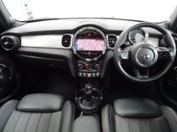USED 2022 72 MINI HATCH 1.5 Cooper Exclusive Hatchback 5dr Petrol Steptronic Euro 6 (s/s) (136 ps) PREMIUM PLUS PACK-PAN ROOF