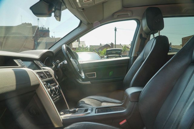 View our LAND ROVER DISCOVERY SPORT