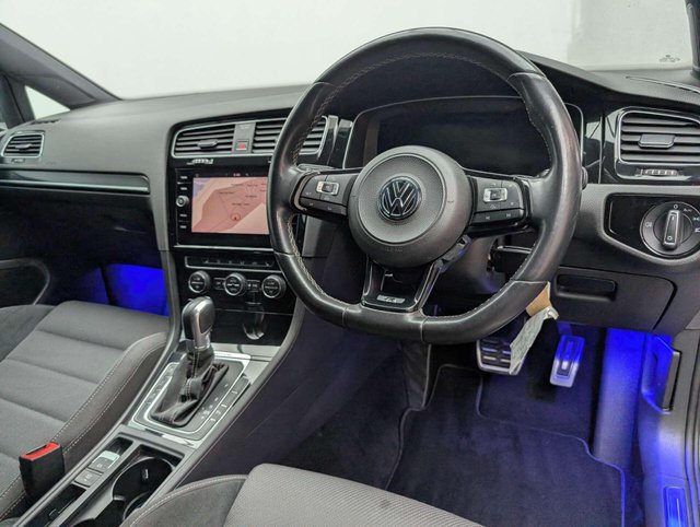 USED 2017 67 VOLKSWAGEN GOLF 2.0 Golf R TSi Semi-Auto 4WD 5dr CLICK+COLLECT / HOME DELIVERY
