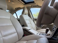 USED 2009 59 VOLVO S80 2.5T SE Lux Saloon 4dr Petrol Geartronic Euro 5 (231 ps) LOW MILES ONLY 42K + ULEZ COMPLIANT + FINISHED IN RUBY RED WITH BEIGE LEATHER SEATS + ELECTRIC SUNROOF + HEATED SEATS + CRUISE CONTROL + AIRCON + MULTIFUNCTIONAL STEERING WHEEL + ALLOY WHEELS + WOOD TRIM + ELECTRIC MEMORY SEATS + HPI CLEAR