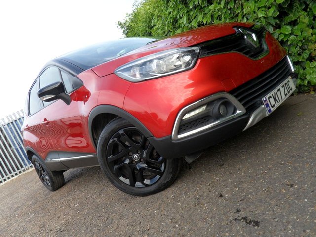 View our RENAULT CAPTUR