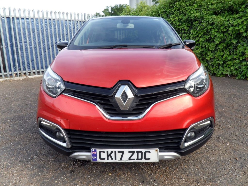 USED 2017 17 RENAULT CAPTUR 1.2 TCe ENERGY Signature Nav SUV 5dr Petrol Auto Euro 6 (s/s) (120 ps) Flame Red Gloss Black Wheels + Roof