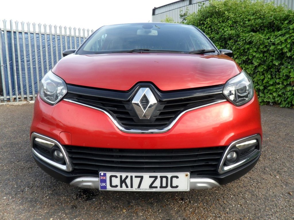 USED 2017 17 RENAULT CAPTUR 1.2 TCe ENERGY Signature Nav SUV 5dr Petrol Auto Euro 6 (s/s) (120 ps) Flame Red Gloss Black Wheels + Roof