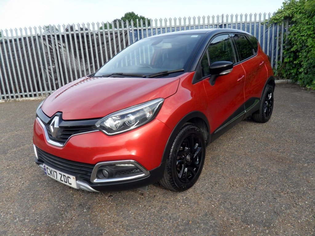 USED 2017 17 RENAULT CAPTUR 1.2 TCe ENERGY Signature Nav SUV 5dr Petrol Auto Euro 6 (s/s) (120 ps) Flame Red Gloss Black Wheels + Roof