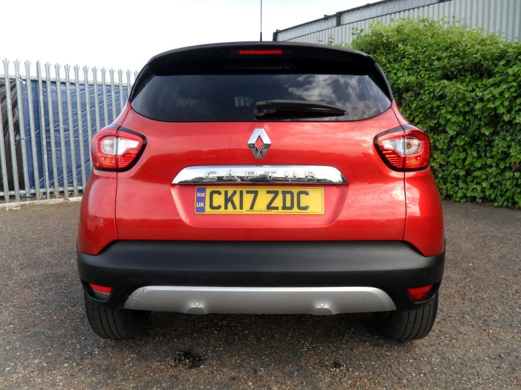USED 2017 17 RENAULT CAPTUR 1.2 TCe ENERGY Signature Nav SUV 5dr Petrol Auto Euro 6 (s/s) (120 ps) Flame Red Gloss Black Wheels + Roof
