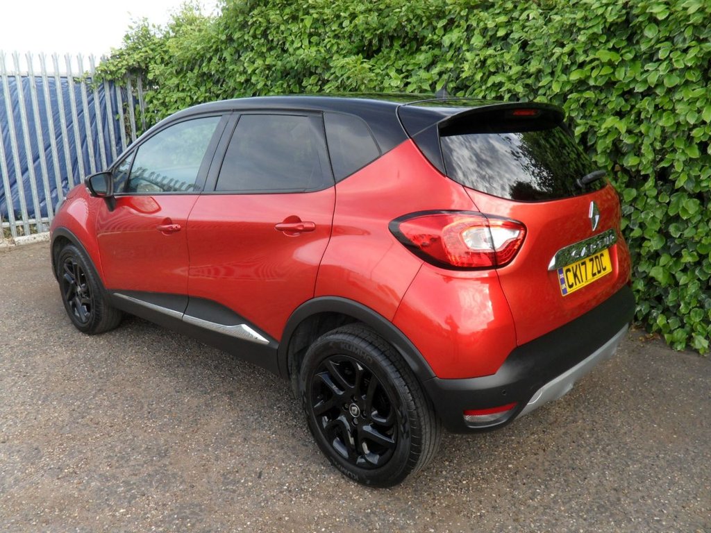 USED 2017 17 RENAULT CAPTUR 1.2 TCe ENERGY Signature Nav SUV 5dr Petrol Auto Euro 6 (s/s) (120 ps) Flame Red Gloss Black Wheels + Roof