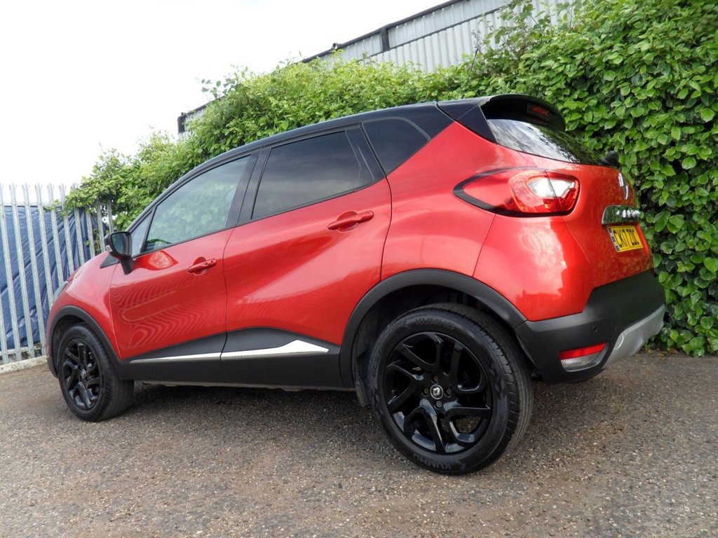 USED 2017 17 RENAULT CAPTUR 1.2 TCe ENERGY Signature Nav SUV 5dr Petrol Auto Euro 6 (s/s) (120 ps) Flame Red Gloss Black Wheels + Roof
