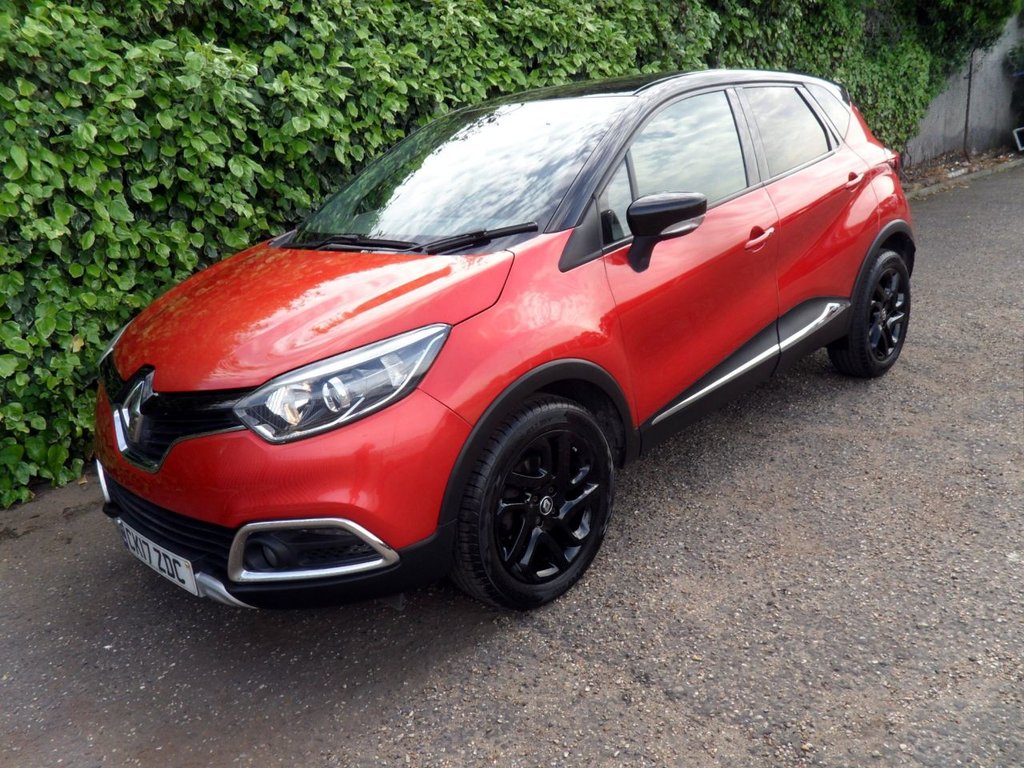 USED 2017 17 RENAULT CAPTUR 1.2 TCe ENERGY Signature Nav SUV 5dr Petrol Auto Euro 6 (s/s) (120 ps) Flame Red Gloss Black Wheels + Roof