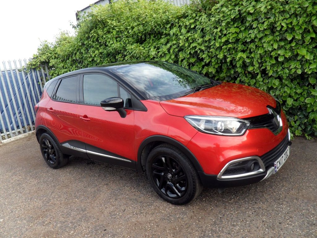 USED 2017 17 RENAULT CAPTUR 1.2 TCe ENERGY Signature Nav SUV 5dr Petrol Auto Euro 6 (s/s) (120 ps) Flame Red Gloss Black Wheels + Roof