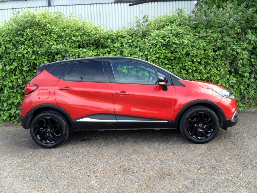 USED 2017 17 RENAULT CAPTUR 1.2 TCe ENERGY Signature Nav SUV 5dr Petrol Auto Euro 6 (s/s) (120 ps) Flame Red Gloss Black Wheels + Roof