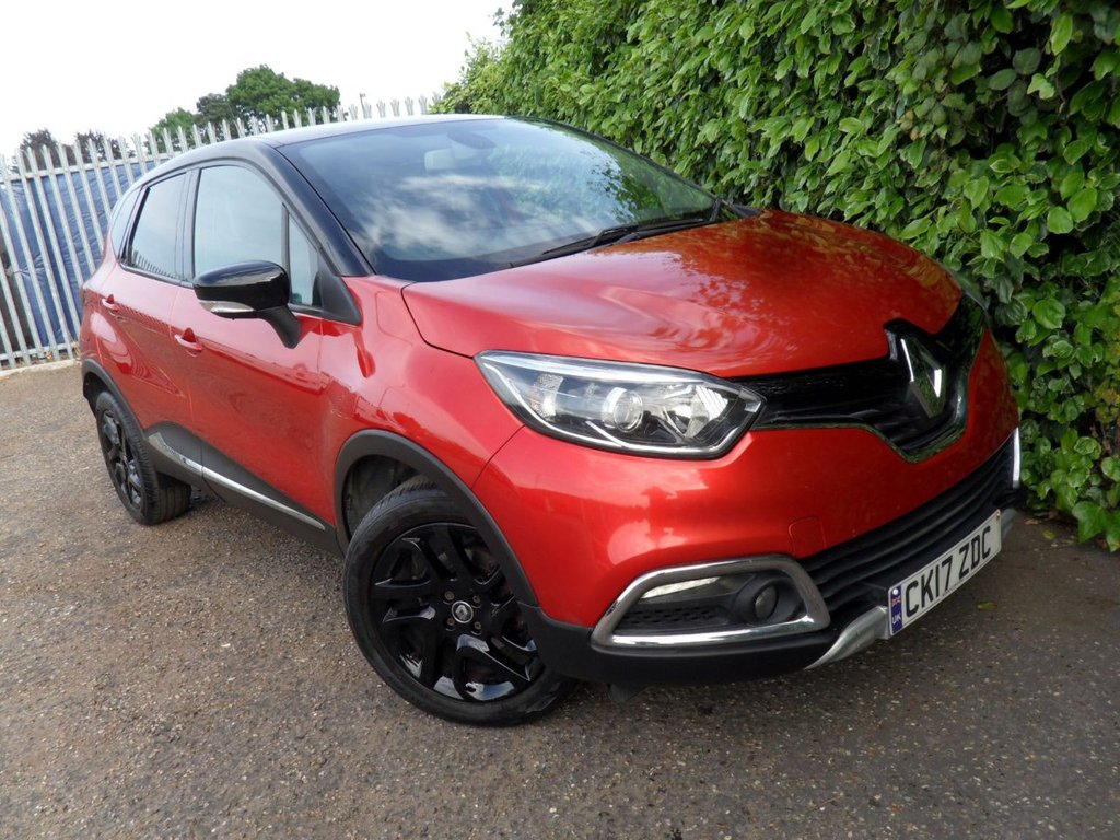USED 2017 17 RENAULT CAPTUR 1.2 TCe ENERGY Signature Nav SUV 5dr Petrol Auto Euro 6 (s/s) (120 ps) Flame Red Gloss Black Wheels + Roof