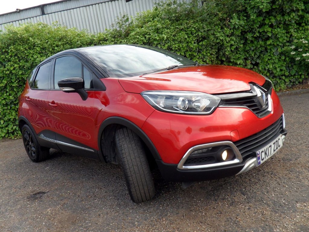 USED 2017 17 RENAULT CAPTUR 1.2 TCe ENERGY Signature Nav SUV 5dr Petrol Auto Euro 6 (s/s) (120 ps) Flame Red Gloss Black Wheels + Roof