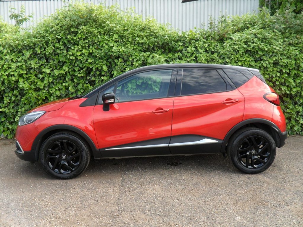 USED 2017 17 RENAULT CAPTUR 1.2 TCe ENERGY Signature Nav SUV 5dr Petrol Auto Euro 6 (s/s) (120 ps) Flame Red Gloss Black Wheels + Roof