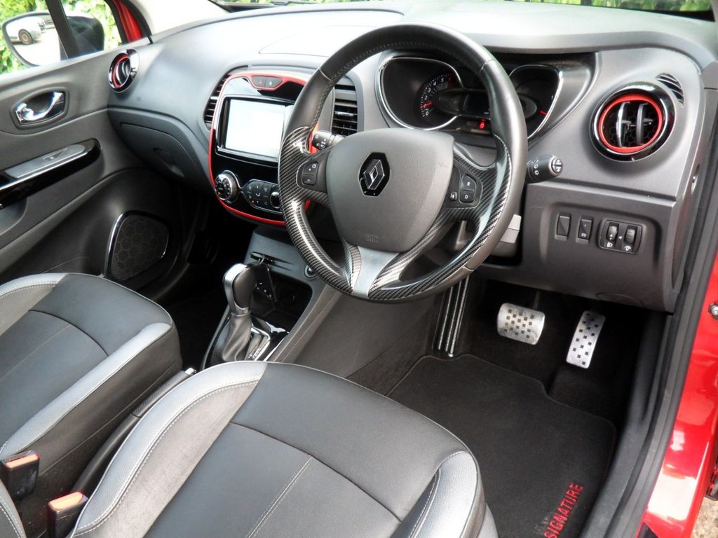 USED 2017 17 RENAULT CAPTUR 1.2 TCe ENERGY Signature Nav SUV 5dr Petrol Auto Euro 6 (s/s) (120 ps) Flame Red Gloss Black Wheels + Roof