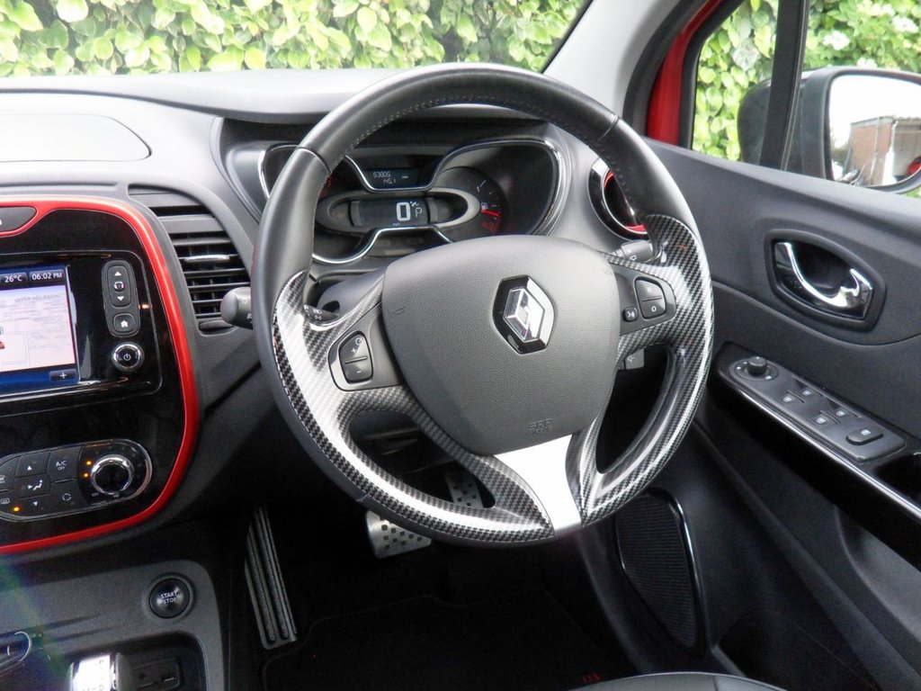 USED 2017 17 RENAULT CAPTUR 1.2 TCe ENERGY Signature Nav SUV 5dr Petrol Auto Euro 6 (s/s) (120 ps) Flame Red Gloss Black Wheels + Roof
