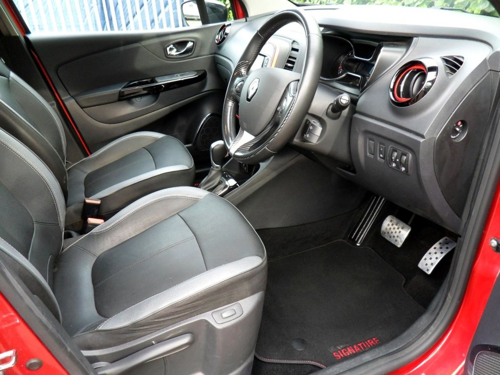 USED 2017 17 RENAULT CAPTUR 1.2 TCe ENERGY Signature Nav SUV 5dr Petrol Auto Euro 6 (s/s) (120 ps) Flame Red Gloss Black Wheels + Roof