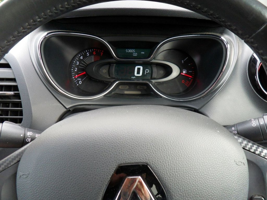 USED 2017 17 RENAULT CAPTUR 1.2 TCe ENERGY Signature Nav SUV 5dr Petrol Auto Euro 6 (s/s) (120 ps) Flame Red Gloss Black Wheels + Roof