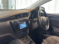 USED 2018 18 TOYOTA AURIS 1.8 VVT-h Icon Hatchback 5dr Petrol Hybrid CVT Euro 6 (s/s) (136 ps)+2 KEYS+1 OWNER FROM NEW+ALLOYS+FSH 7 STAMPS+PARK CONTROL+CLIMATE+AIRCON+USB+AUX+HPI CLEAR+VOSA HISTORY+ 2 KEYS+1 OWNER FROM NEW+ALLOYS+FSH 7 STAMPS+PARK CONTROL+CLIMATE+AIRCON+USB+AUX+HPI CLEAR