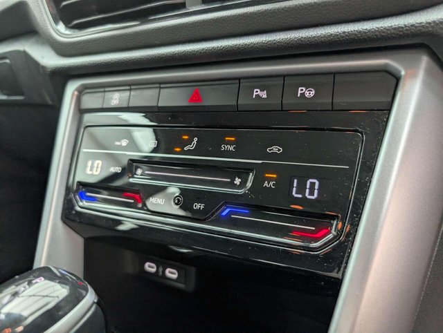 USED 2024 24 VOLKSWAGEN T-ROC 1.5 T-Roc Life TSI Semi-Auto 5dr CLICK+COLLECT / HOME DELIVERY