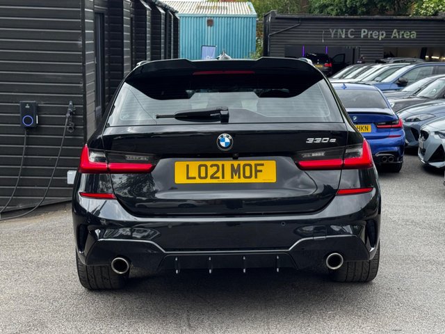 View our BMW 3 SERIES