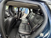 USED 2015 15 VOLVO V40 CROSS COUNTRY 2.0 D4 Lux Nav Hatchback 5dr Diesel Manual Euro 6 (s/s) (190 ps) 