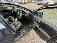 USED 2015 15 VOLVO V40 CROSS COUNTRY 2.0 D4 Lux Nav Hatchback 5dr Diesel Manual Euro 6 (s/s) (190 ps) 