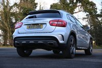 USED 2019 19 MERCEDES-BENZ GLA 2.0 GLA250 AMG Line SUV 5dr Petrol 7G-DCT 4MATIC Euro 6 (s/s) (211 ps) IRIDIUM SILVER METALLIC PAINTWORK + APPLE CARPLAY + REVERSE CAMERA