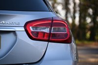 USED 2019 19 MERCEDES-BENZ GLA 2.0 GLA250 AMG Line SUV 5dr Petrol 7G-DCT 4MATIC Euro 6 (s/s) (211 ps) IRIDIUM SILVER METALLIC PAINTWORK + APPLE CARPLAY + REVERSE CAMERA