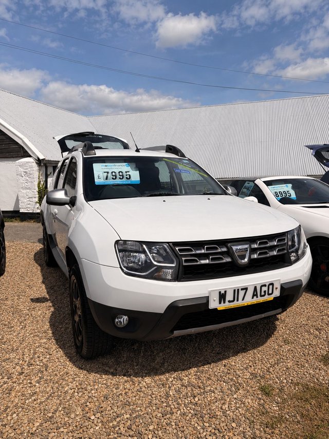 View our DACIA DUSTER