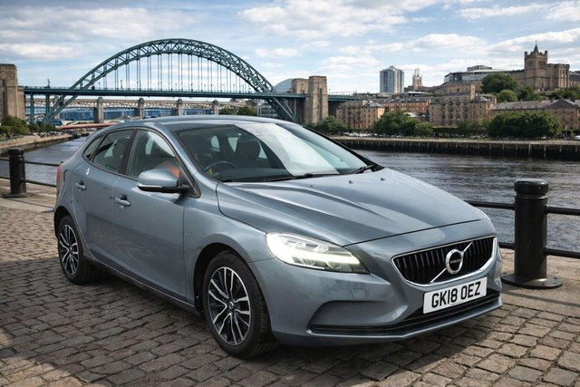 View our VOLVO V40