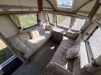 USED 2018 LUNAR QUASAR 674 Caravan 